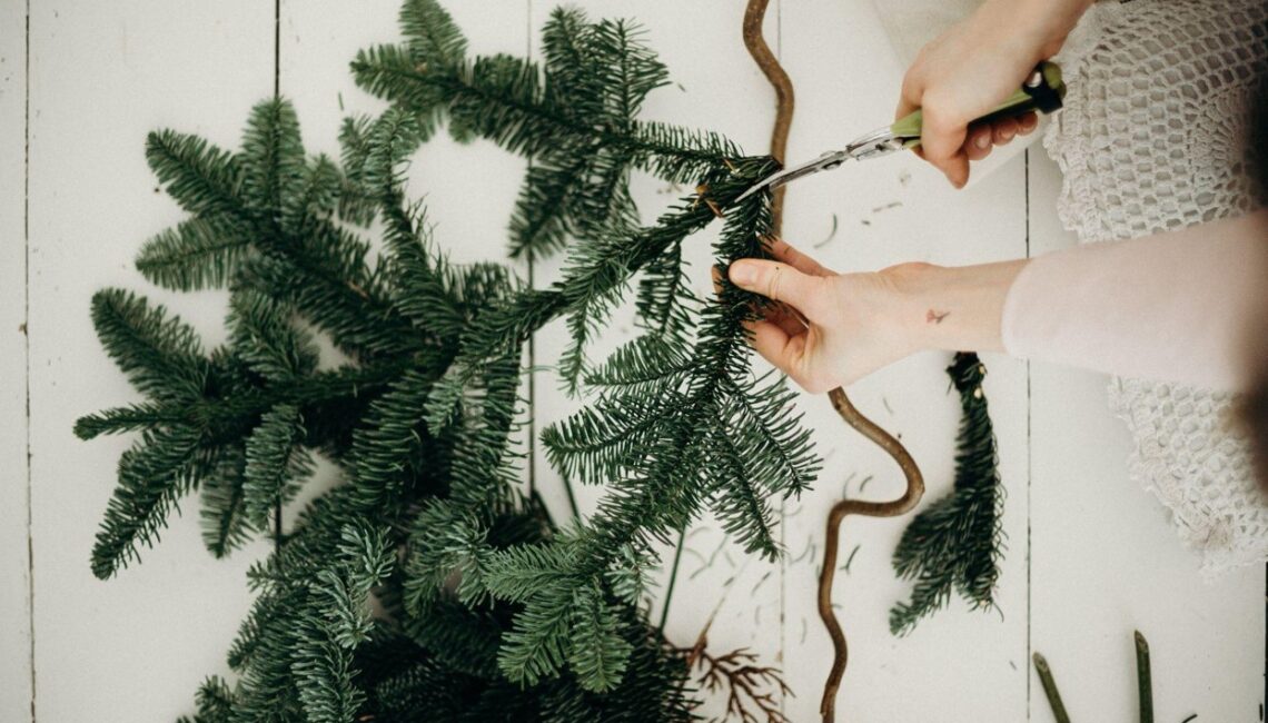 Perfect Christmas Wreaths & 9ft Flocked Trees for the Holidays