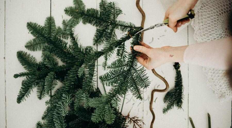 Perfect Christmas Wreaths & 9ft Flocked Trees for the Holidays
